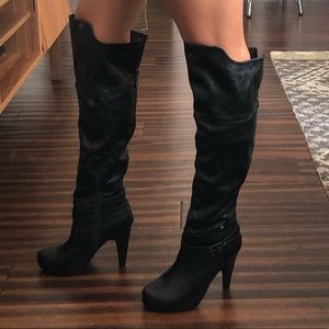 Knee high Guess Boots